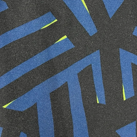 Under Armour blue and black abstract capri workout pants size small - Picture 2 of 6